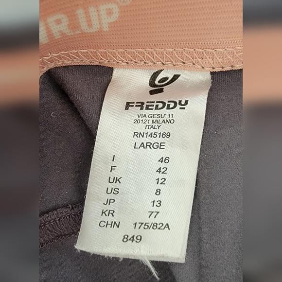 Freddy Wr. Up pants by Livify - Picture 3 of 3